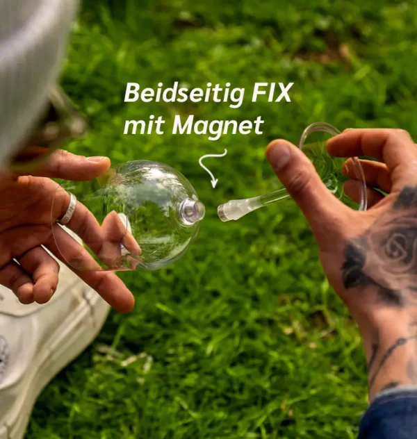Faltbares Weinglas mit Magnethalterung